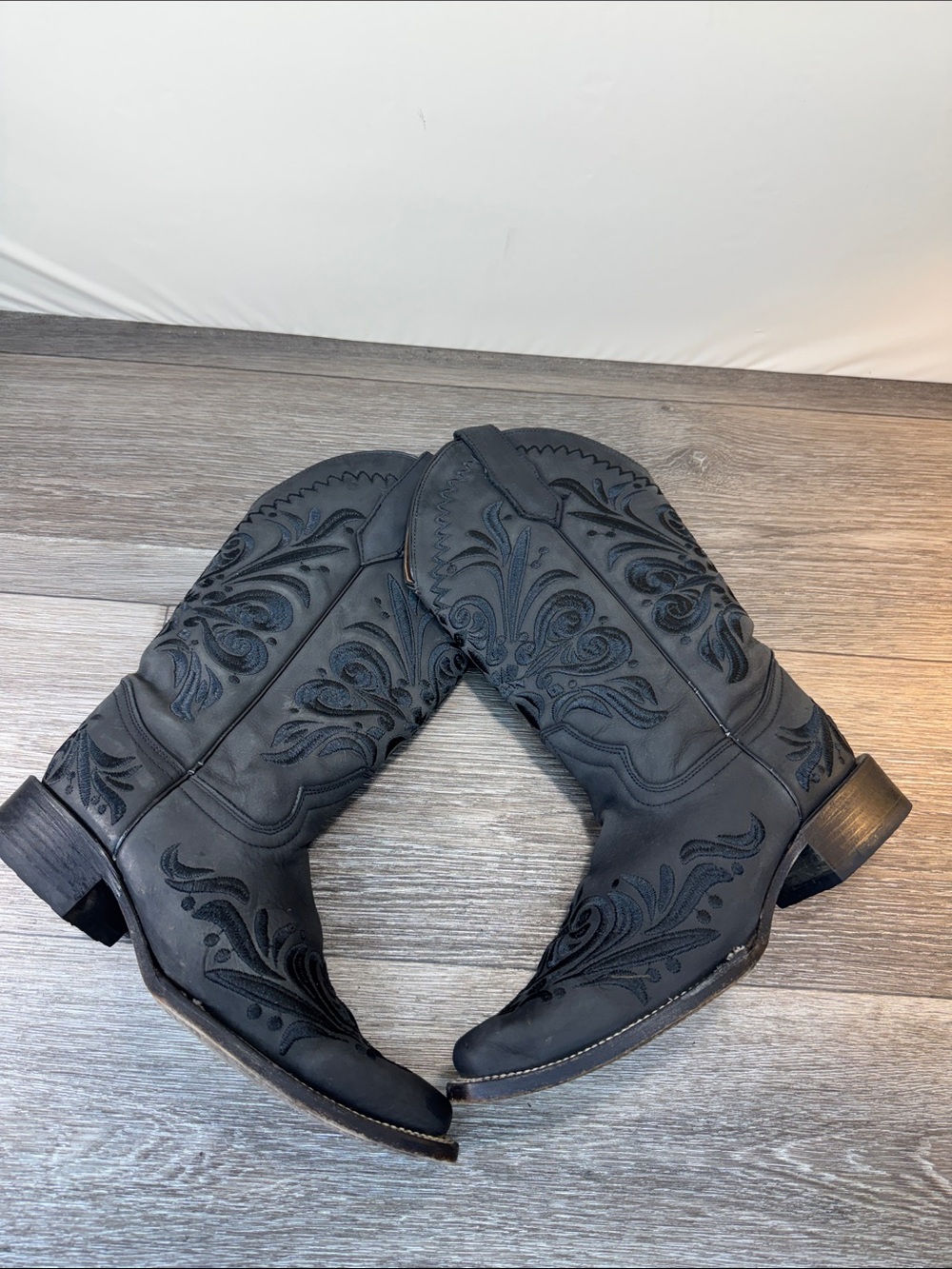 Circle G Black Embroidered Western Ankle Boots Sz 9